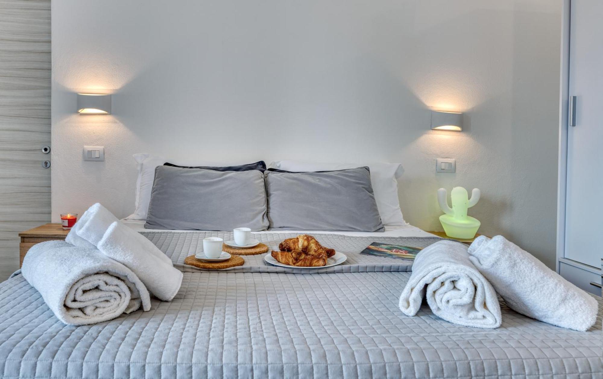 Izzhome Cozy Sunflowers プーラ エクステリア 写真